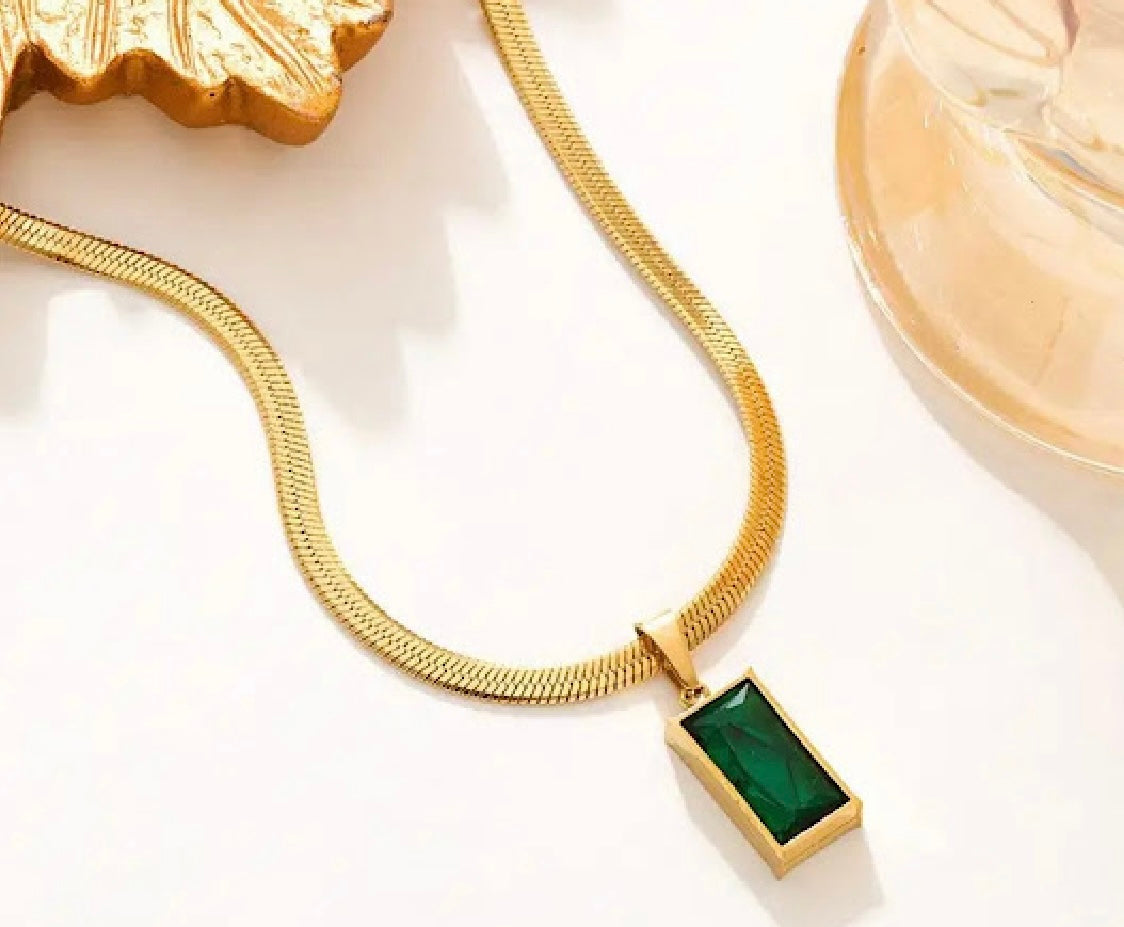 Anti Tarnish Emerald green snake chain pendant