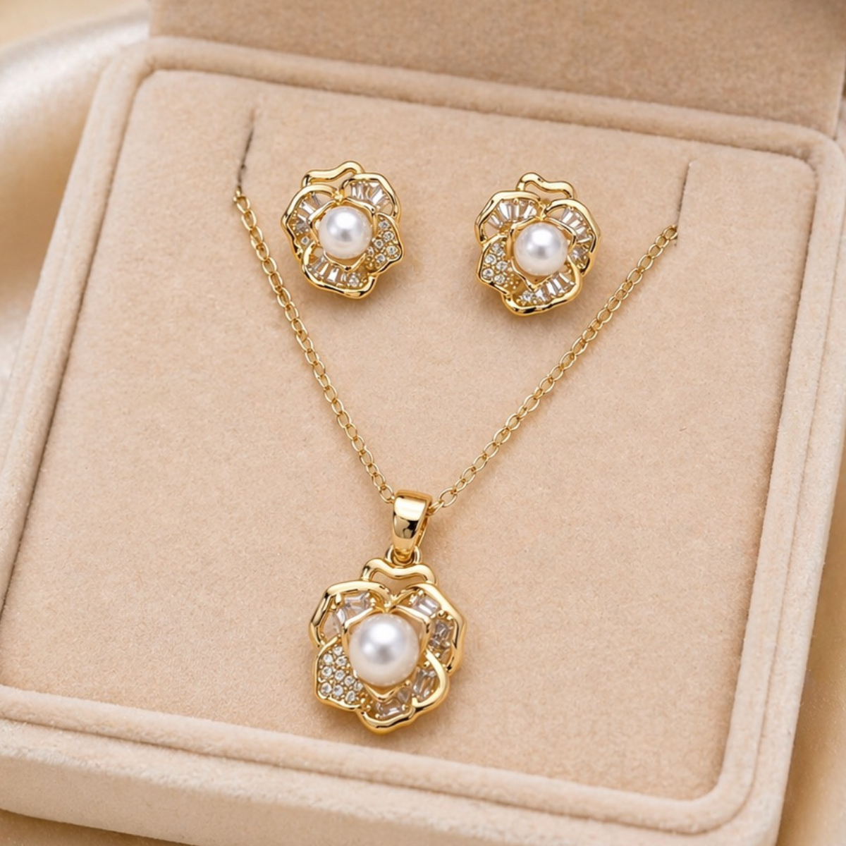 Flora Gold Combo Set