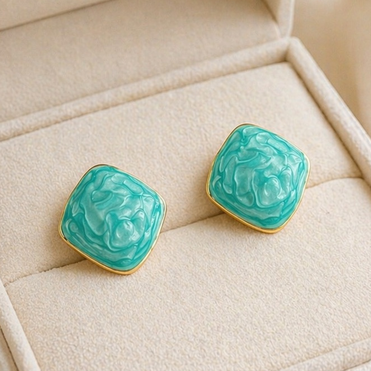 Aura Aqua Earing
