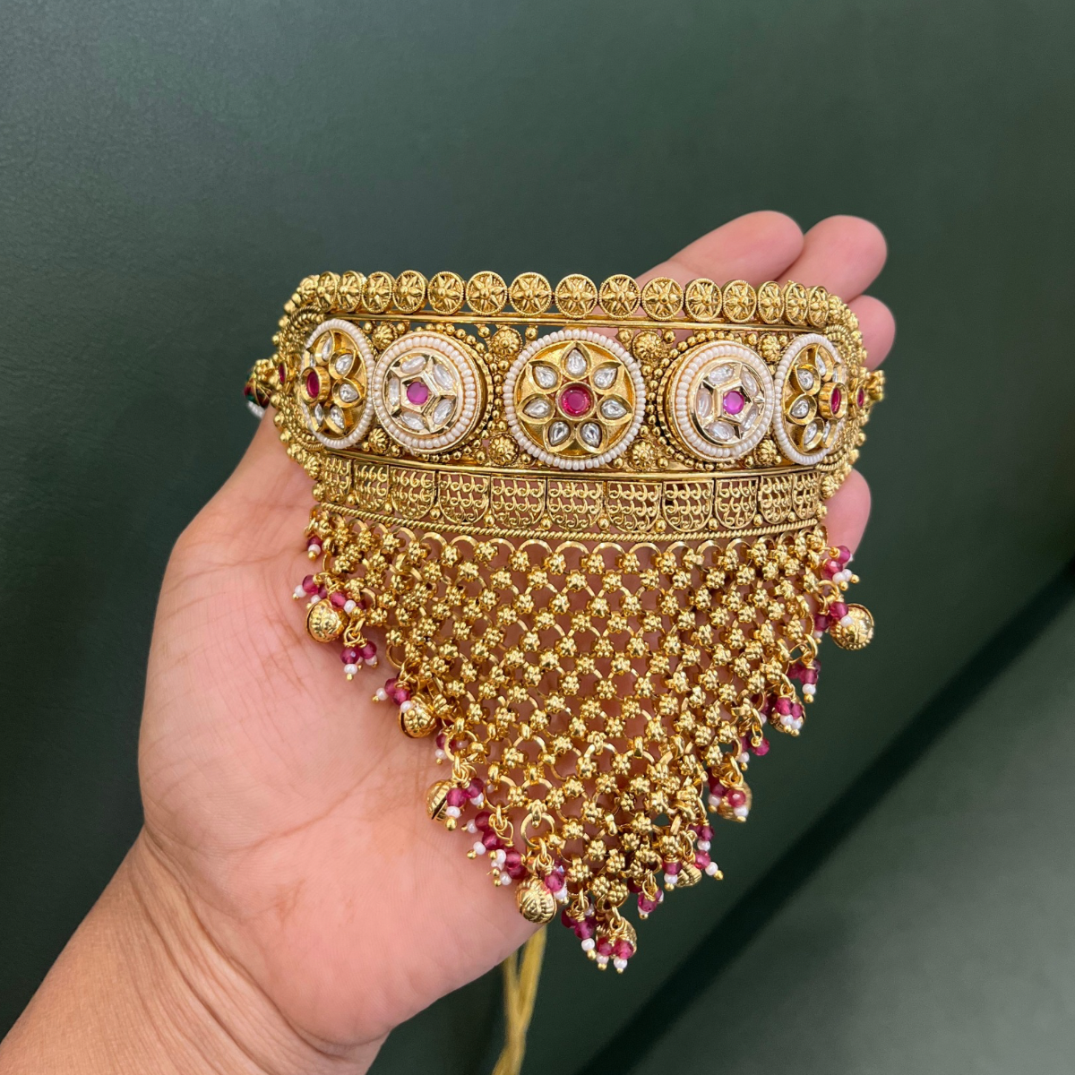 Kastuti Choker Set