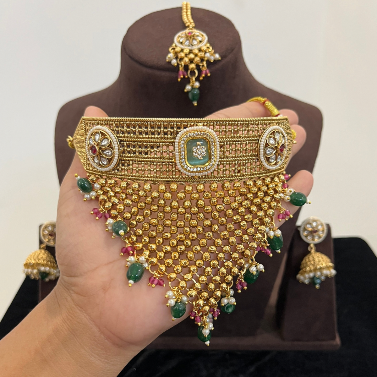 Jodha Choker Set