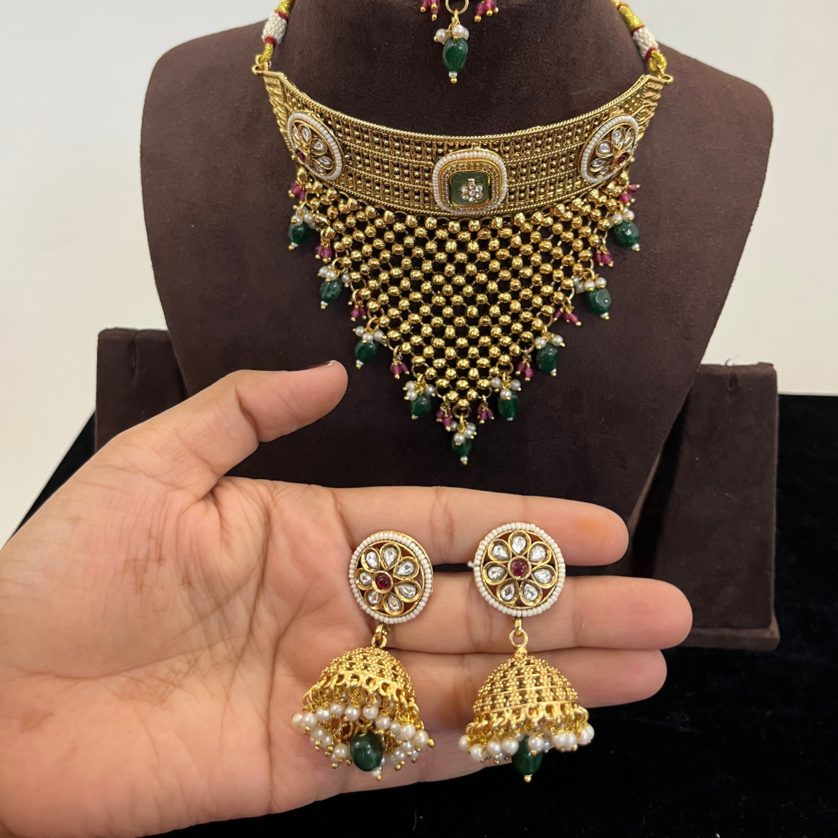 Jodha Choker Set