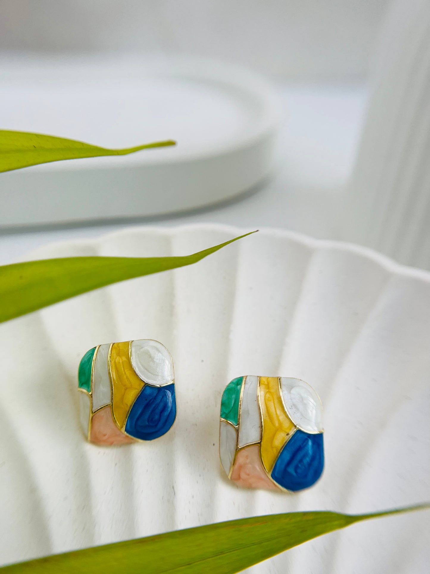 Color Pop Stud Earing