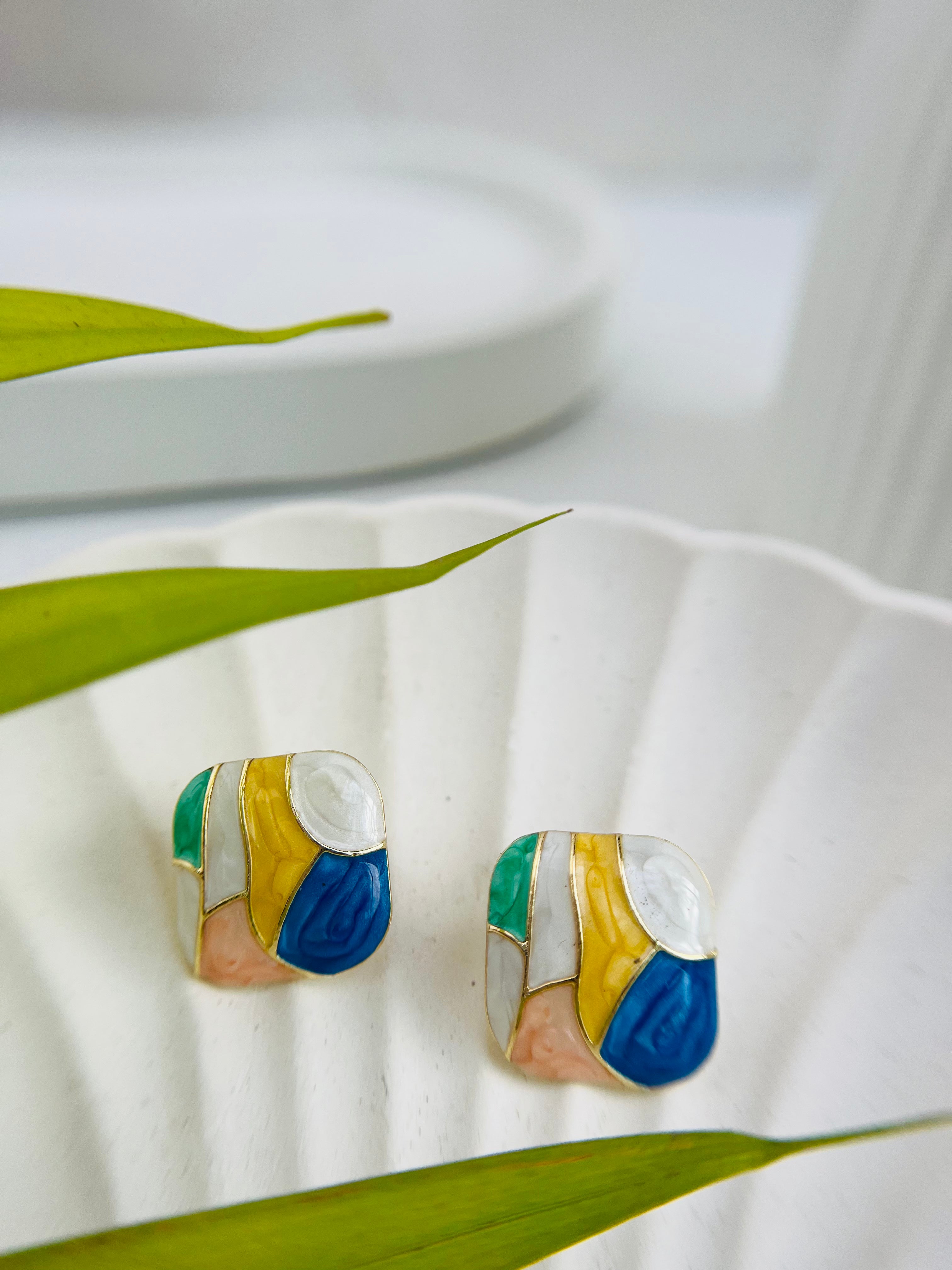 Color Pop Stud Earing
