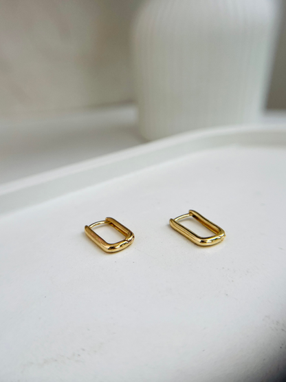 Anti Tarnish Rectangular Small Hoops Earing