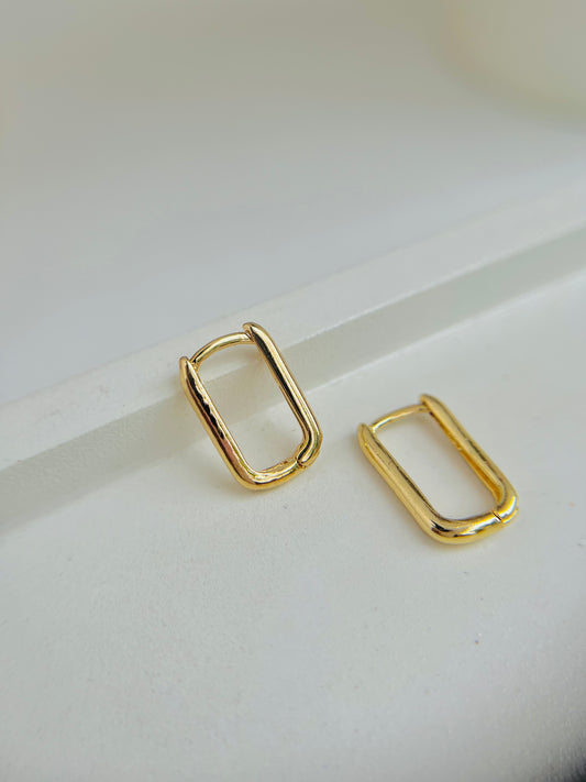 Anti Tarnish Rectangular Small Hoops Earing