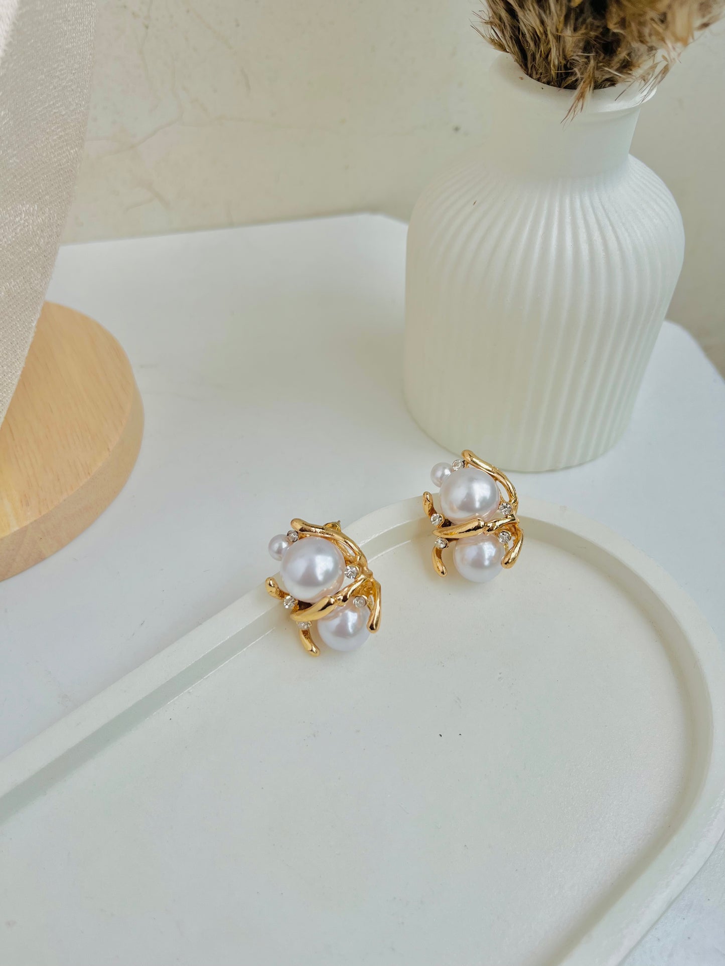 Bold Pearl Studs Earing