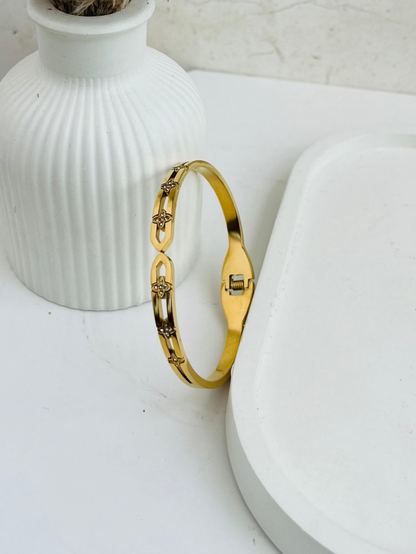 Anti Tarnish Signature Sparkle Bracelet