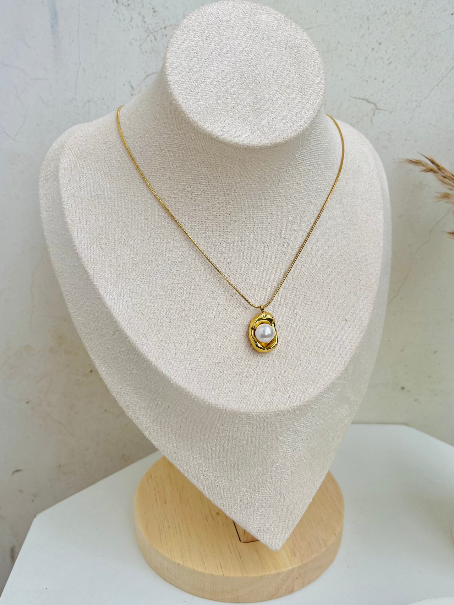 Anti Tarnish Pearl Bar Necklace