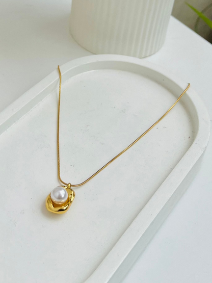 Anti Tarnish Pearl Bar Necklace