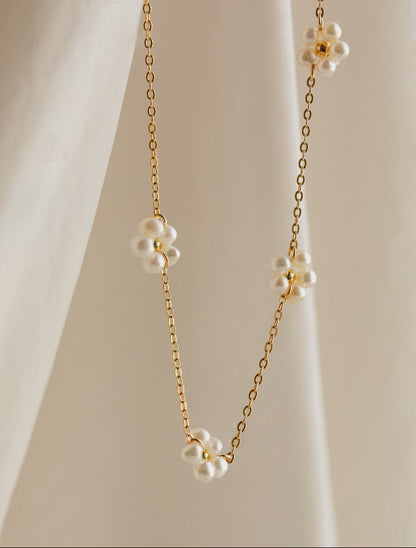 Pearl Daisy Necklace