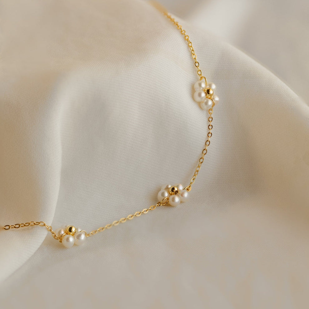 Pearl Daisy Necklace
