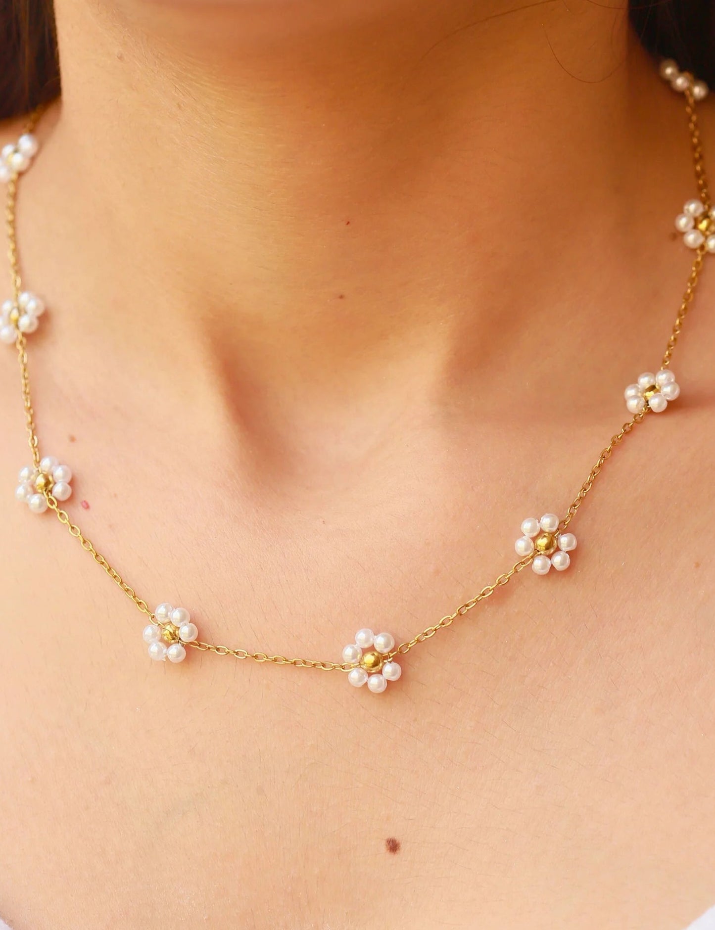 Pearl Daisy Necklace