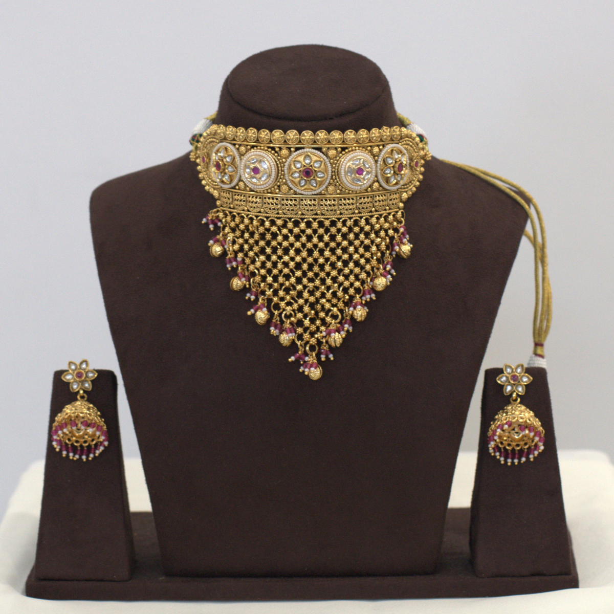 Kastuti Choker Set