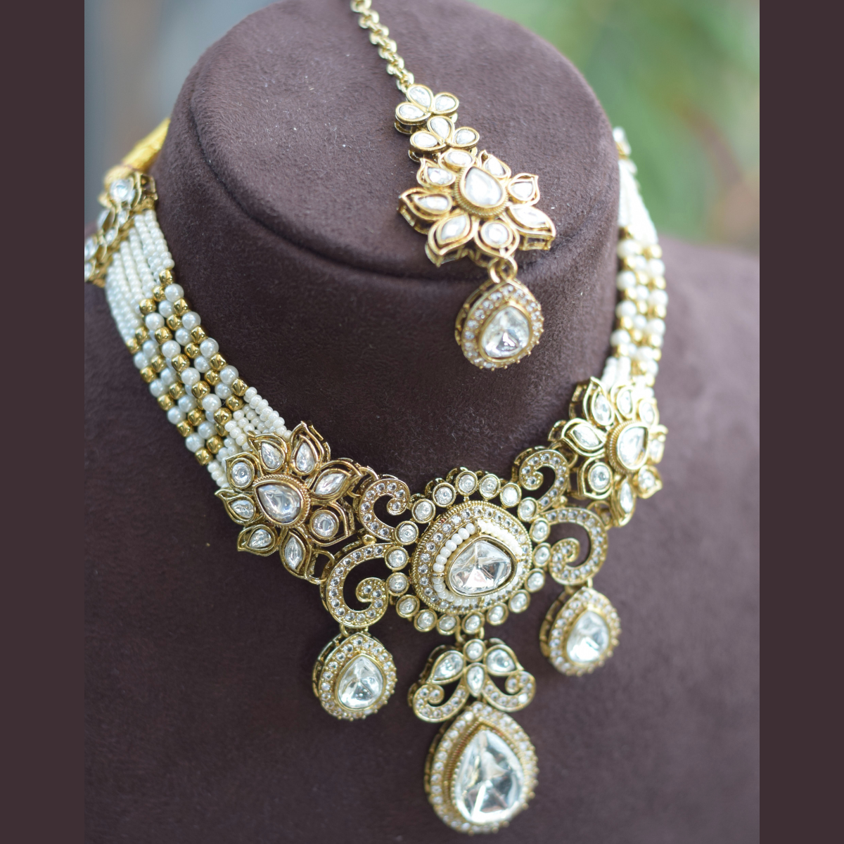 Fiona Choker Necklace